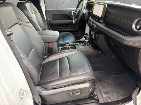 Used 2025 Jeep Gladiator Sport AWD/4WD image 21
