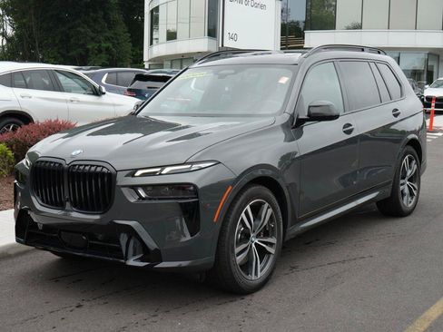 Used 2027 BMW X7 xDrive40i AWD/4WD image 1