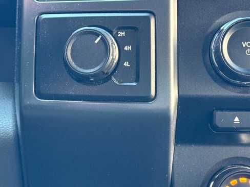 Used 2018 Ford F150 XLT w/ Equipment Group 302A Luxury image 19