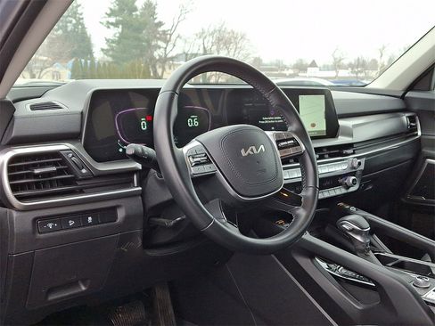 Certified 2023 Kia Telluride S image 26