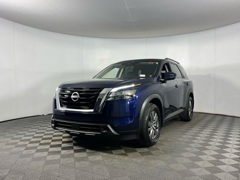 Used 2024 Nissan Pathfinder SV w/ Lighting Package (N92) image 3