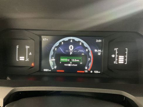 Used 2025 Toyota Tacoma SR image 24