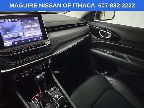 Used 2022 Jeep Compass Trailhawk w/ Trailhawk Convenience Group AWD/4WD image 25