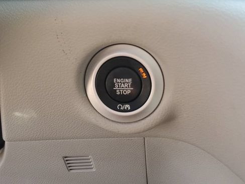 Used 2023 Chrysler Voyager LX FWD image 22