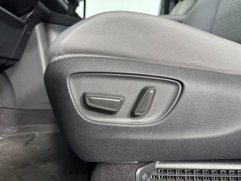 Used 2025 Toyota Sienna LE AWD/4WD image 21