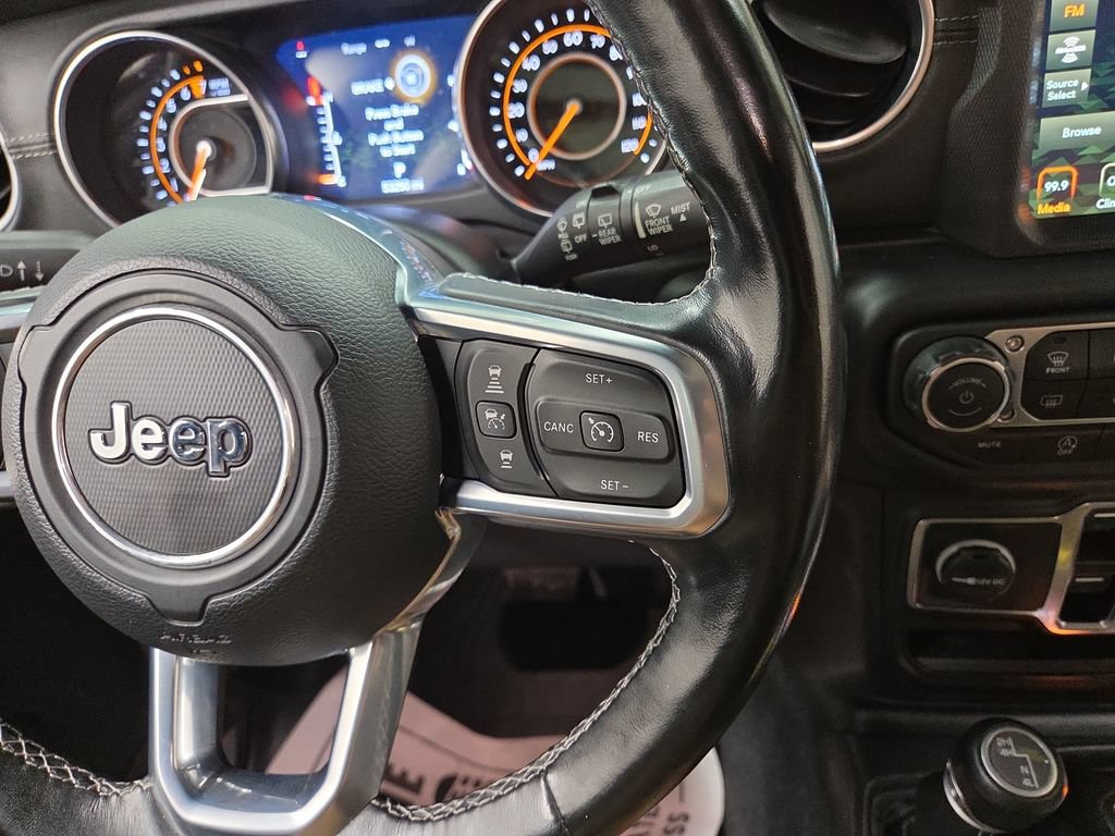 Used 2021 Jeep Wrangler Unlimited Sahara AWD/4WD image 18