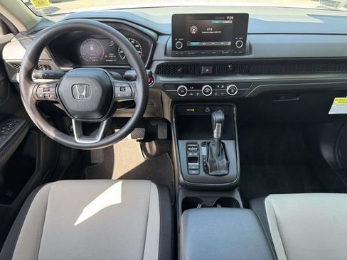 Used 2025 Honda CR-V LX image 12