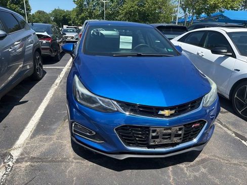 Used 2018 Chevrolet Cruze LT FWD image 3
