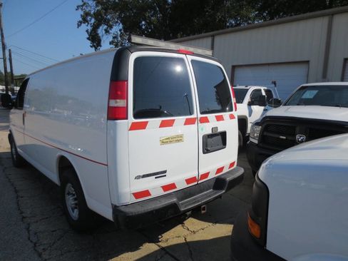 Used 2014 Chevrolet Express 2500 image 5