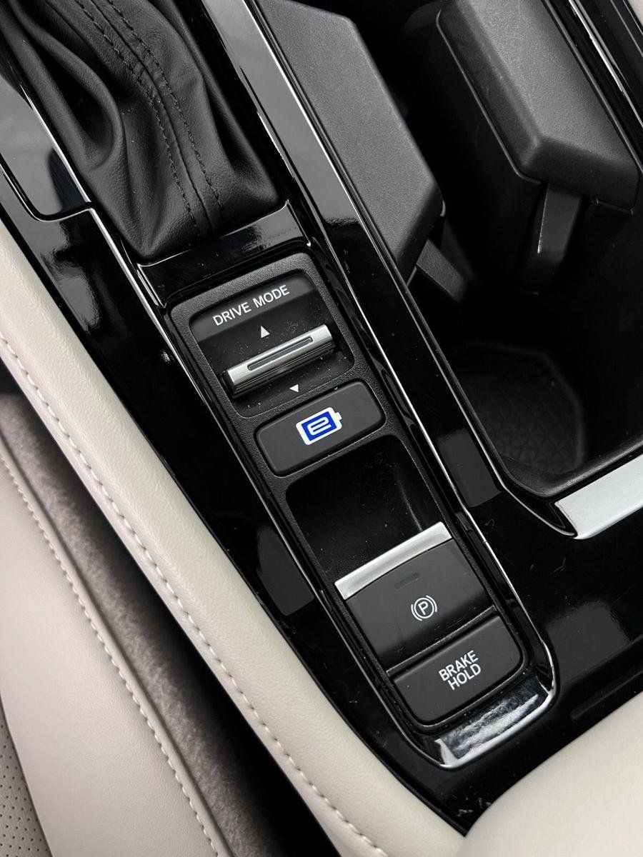 Used 2024 Honda Accord Touring image 8
