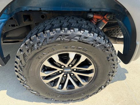 Used 2019 Ford F150 Raptor w/ Equipment Group 802A Luxury AWD/4WD image 9