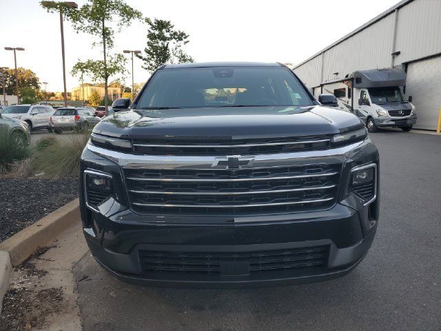 Used 2026 Chevrolet Traverse LT w/ Driver Confidence Package FWD image 2