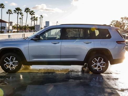 Used 2024 Jeep Grand Cherokee L Limited w/ Luxury Tech Group II image 14