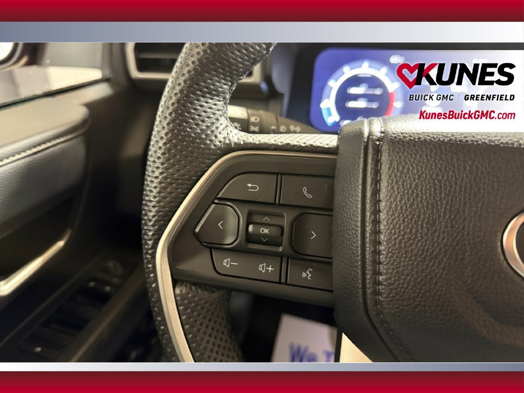 Used 2024 Toyota Tacoma Limited w/ Limited Package (LT) AWD/4WD image 17
