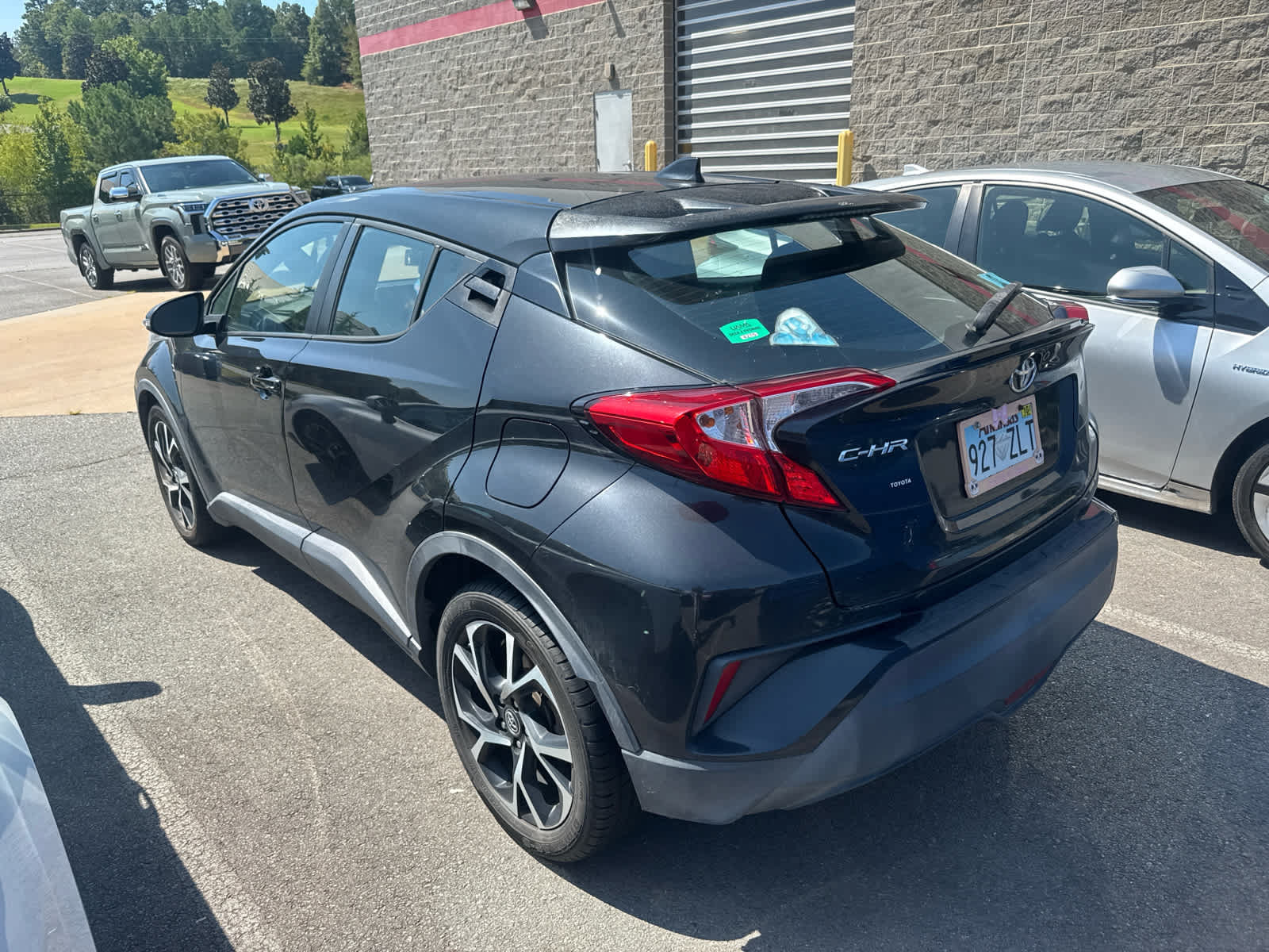 Used 2018 Toyota C-HR XLE FWD image 3