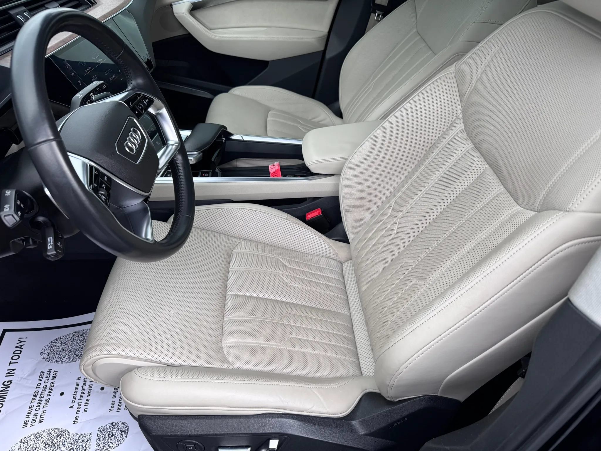 Used 2019 Audi e-tron Prestige w/ Prestige Package AWD/4WD image 10