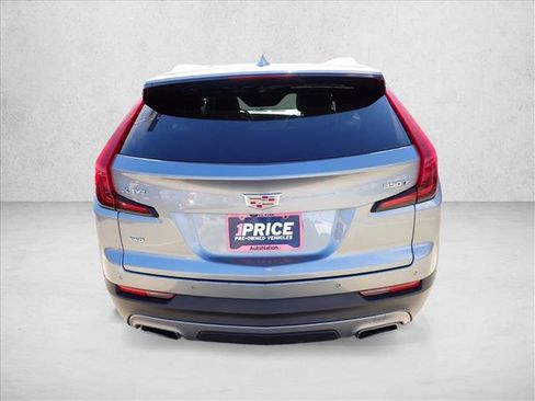 Used 2023 Cadillac XT4 Premium Luxury image 3