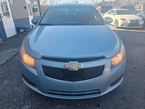 Used 2011 Chevrolet Cruze Eco image 2