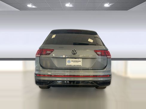 Used 2023 Volkswagen Tiguan SE R-Line image 10