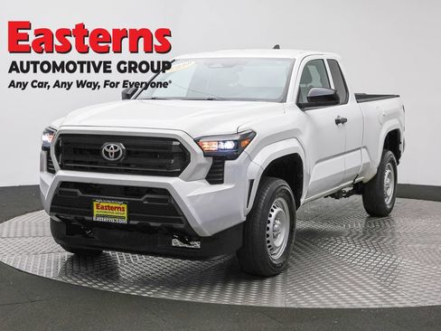 Used 2025 Toyota Tacoma SR RWD image 1