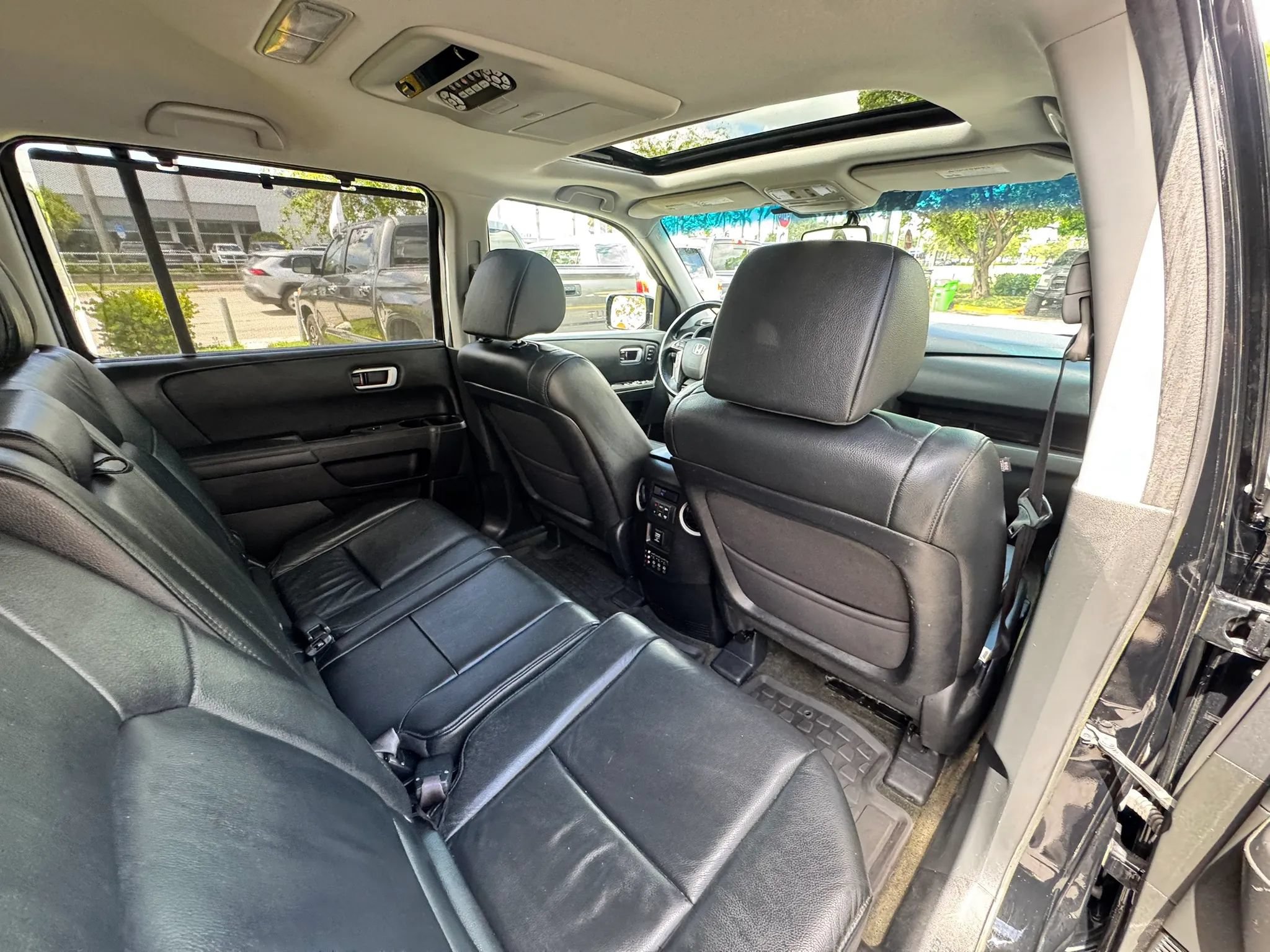 Used 2015 Honda Pilot Touring image 26