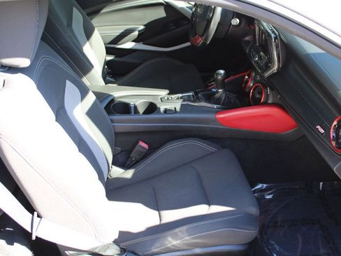 Used 2020 Chevrolet Camaro LT w/ RS Package image 10