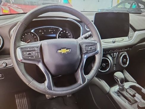 Used 2025 Chevrolet Blazer LT image 7