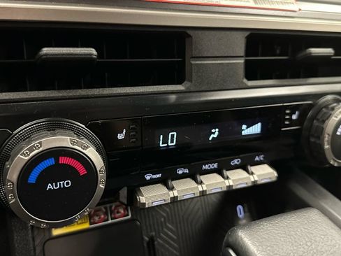 Certified 2025 Toyota 4Runner TRD Off-Road AWD/4WD image 28
