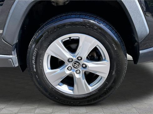 Used 2021 Toyota RAV4 XLE FWD image 11