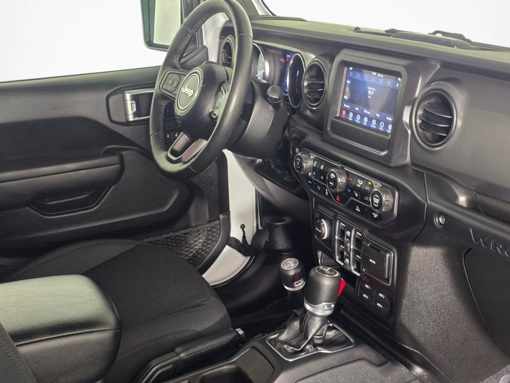 Used 2023 Jeep Wrangler Unlimited w/ Cold Weather Group AWD/4WD image 27