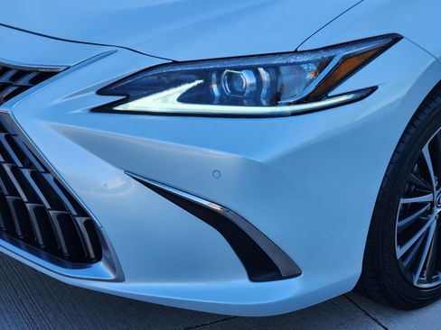 Used 2024 Lexus ES 350 w/ Premium Package image 6