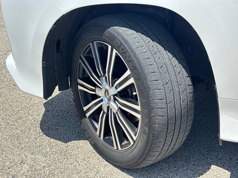 Used 2019 Lexus LX 570 4WD w/ Luxury Package image 13