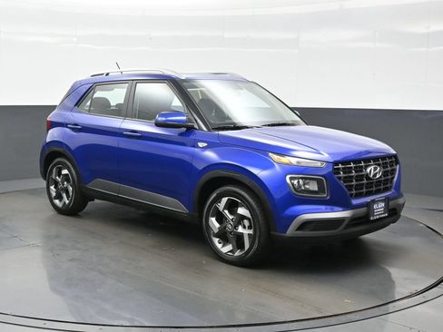 Certified 2026 Hyundai Venue SEL FWD image 8