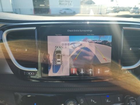 New 2026 Chrysler Pacifica Pinnacle image 4