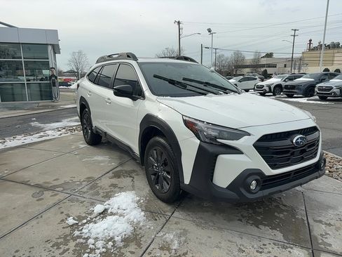 Certified 2025 Subaru Outback Onyx Edition w/ Popular Package #2 image 4