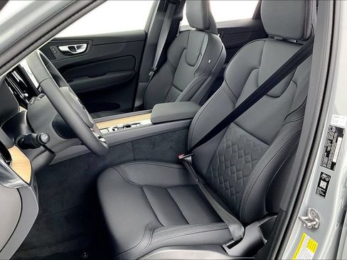 New 2026 Volvo XC60 B5 Core AWD/4WD image 31