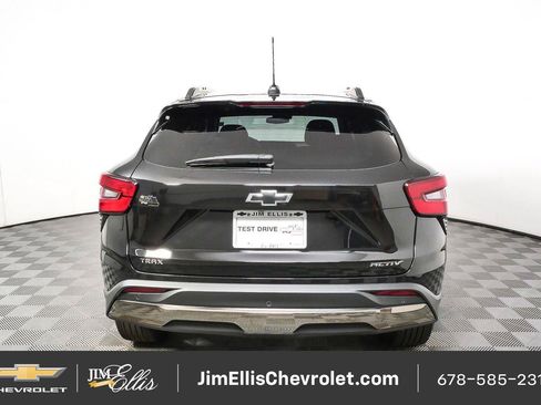 Used 2025 Chevrolet Trax ACTIV w/ Sunroof Package FWD image 25