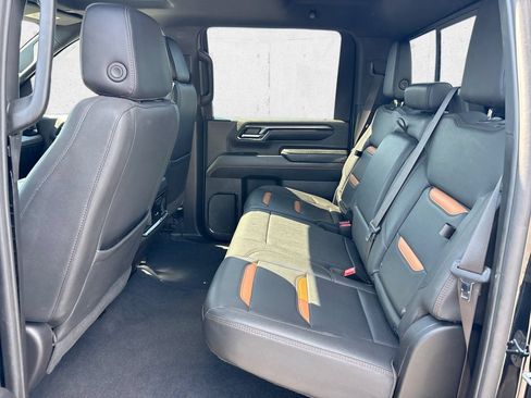 Used 2024 GMC Sierra 2500 AT4 w/ Technology Package AWD/4WD image 18