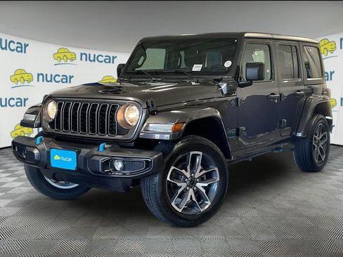 Used 2024 Jeep Wrangler Unlimited w/ Convenience Group AWD/4WD image 2
