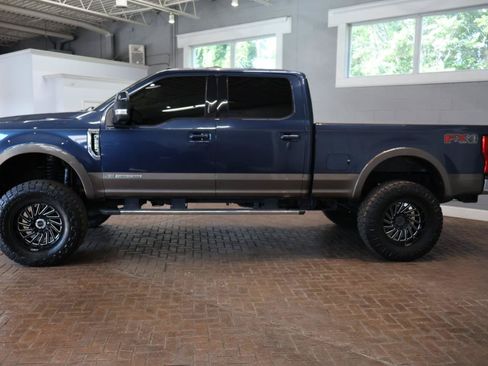 Used 2017 Ford F250 Lariat w/ Lariat Ultimate Package AWD/4WD image 4