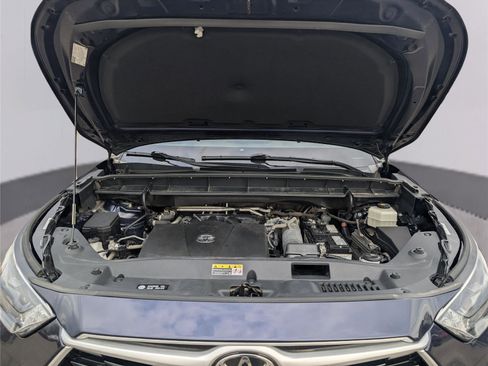 Used 2022 Toyota Highlander XLE image 34