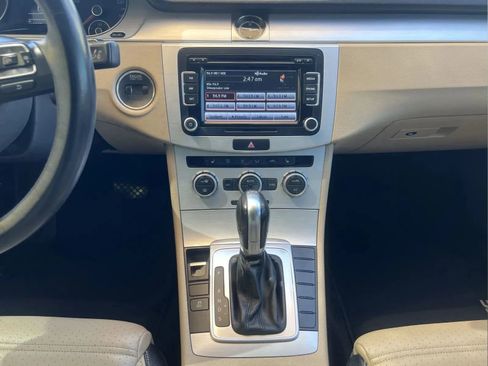 Used 2013 Volkswagen CC Sport FWD image 11