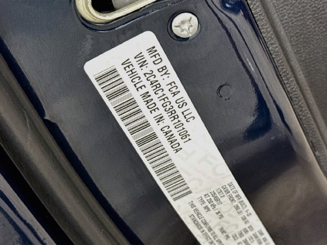 Used 2024 Chrysler Pacifica Touring FWD image 35