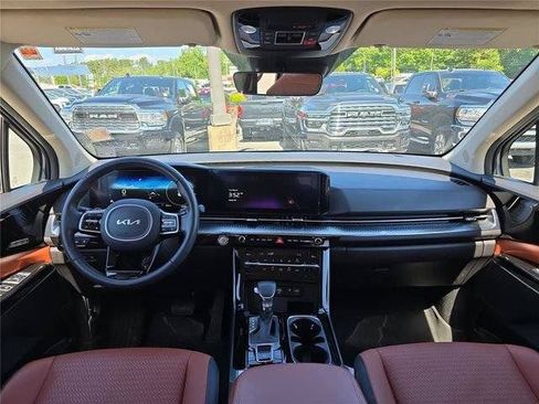 Used 2024 Kia Carnival SX Prestige FWD image 15