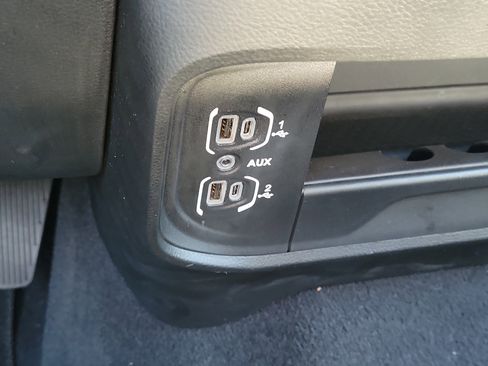 Used 2024 RAM 2500 Big Horn w/ Bed Utility Group image 20