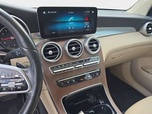 Used 2022 Mercedes-Benz GLC 300 4MATIC image 23
