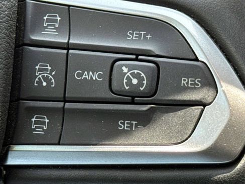 Used 2022 Jeep Compass Limited AWD/4WD image 16