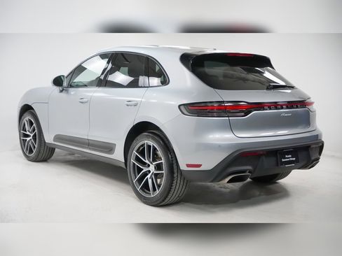 Used 2025 Porsche Macan image 3