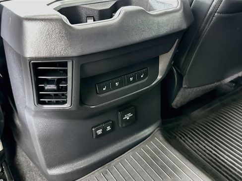 Used 2024 Toyota Tundra Platinum AWD/4WD image 28