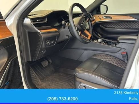 Used 2024 Jeep Grand Cherokee Summit AWD/4WD image 20
